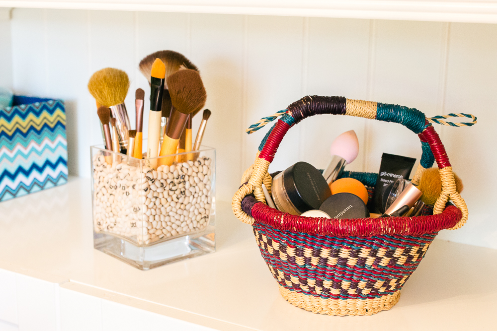 How to Organize Jewelry, Accessorizes and Makeup in a Small Space