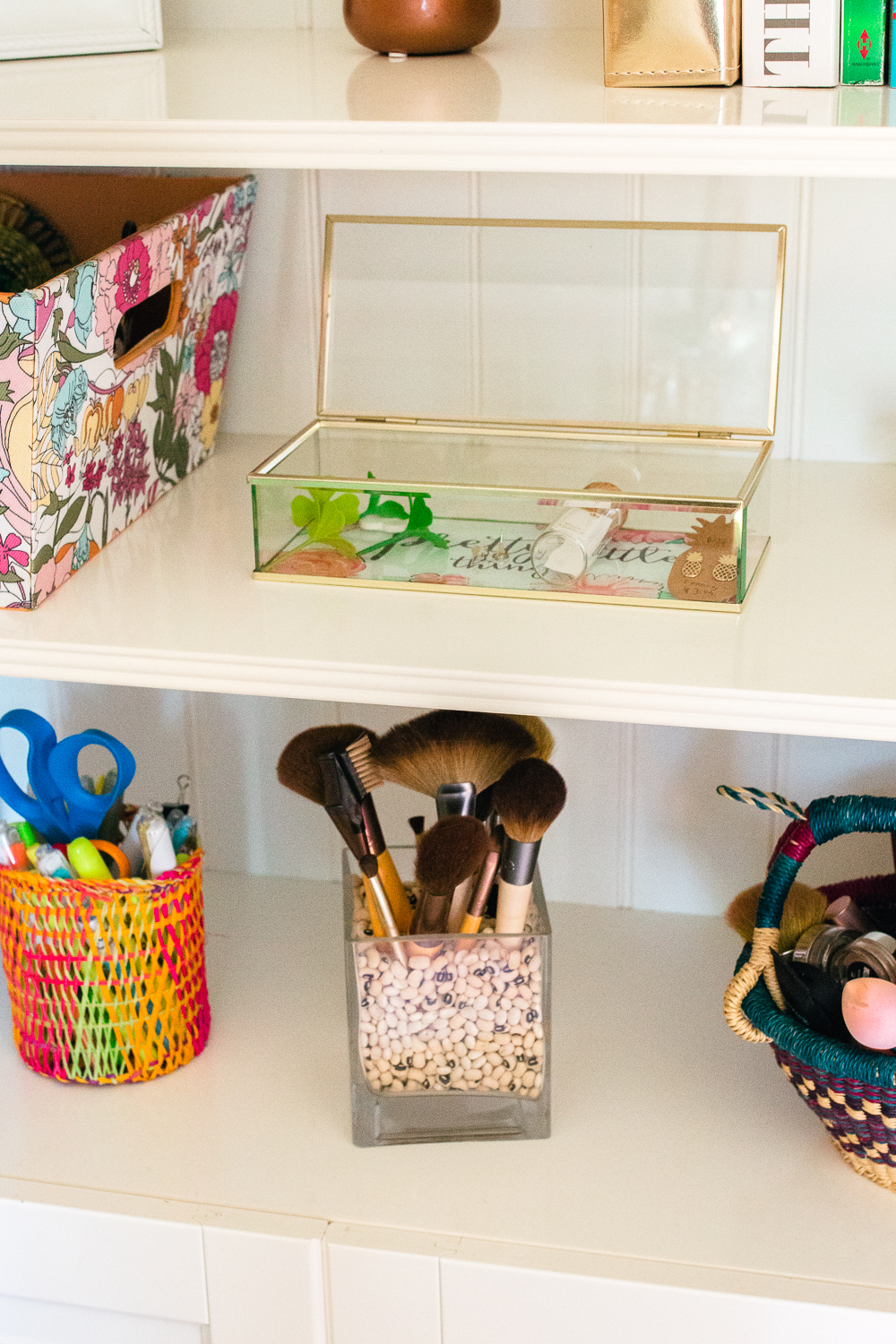 How to Organize Jewelry, Accessorizes and Makeup in a Small Space