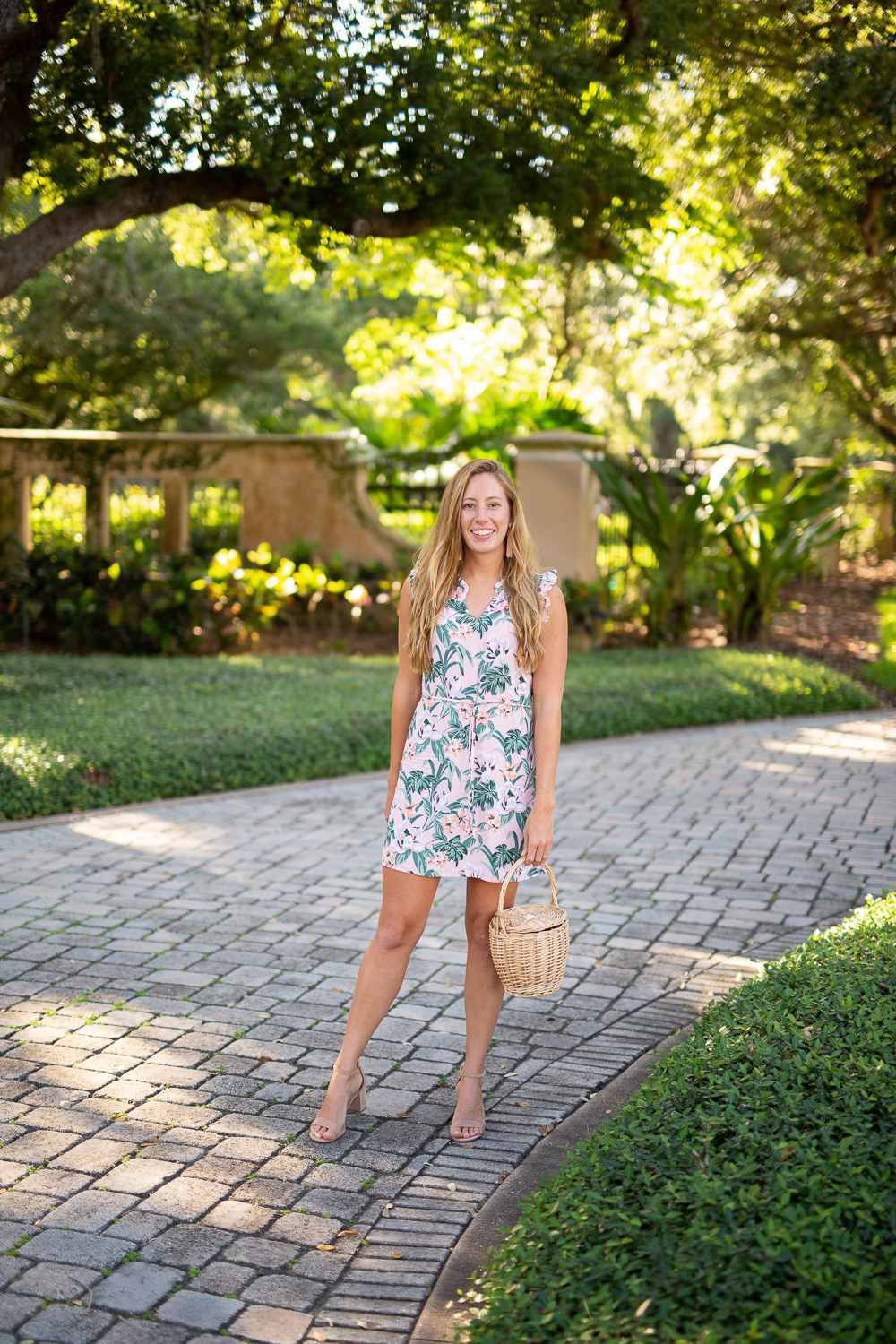 What to Wear to a Wedding: Floral, Maxi and Solid Colored Dresses | Sunshine Style