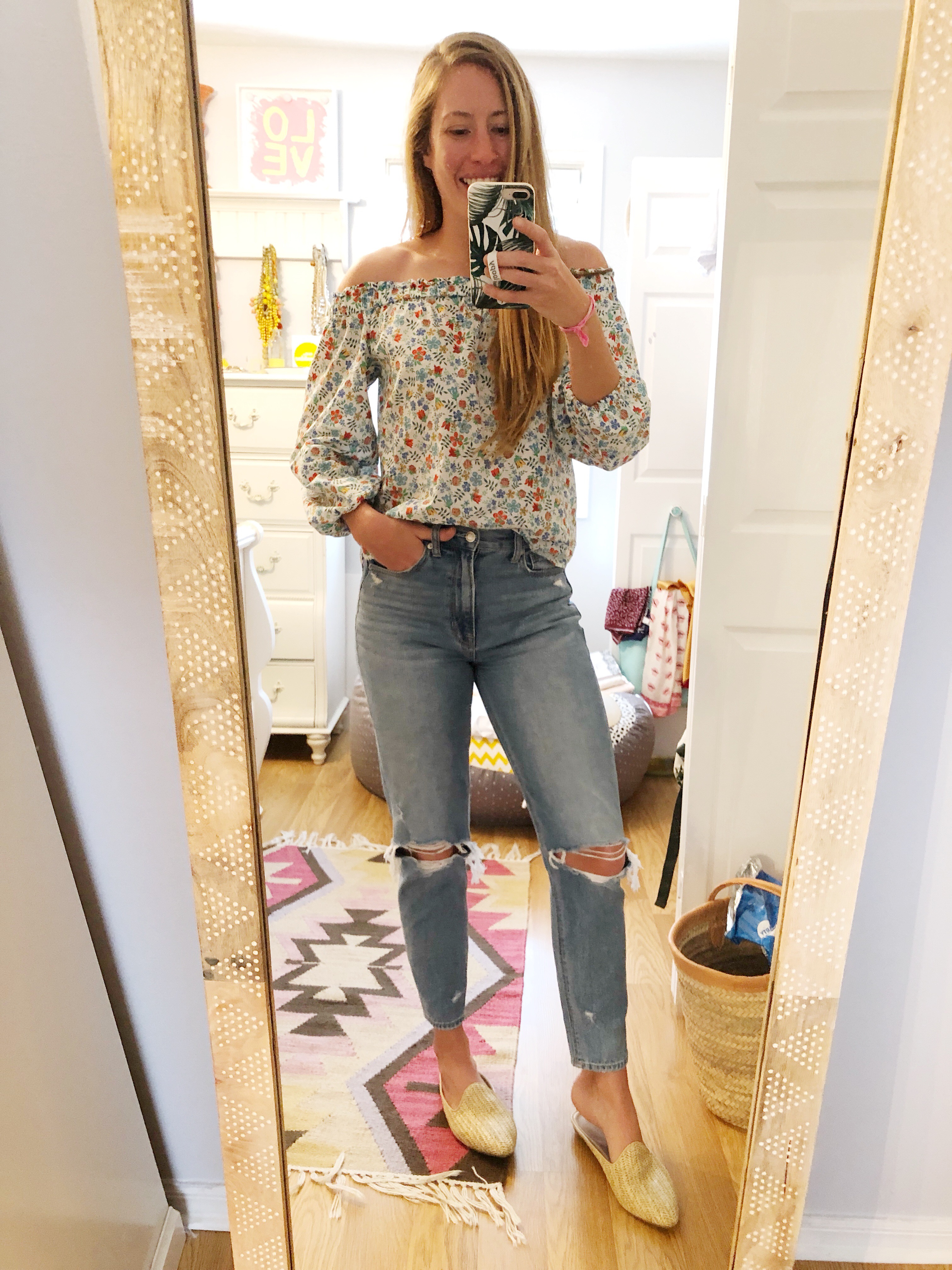 How to Style Mom Jeans / 4 Ways to Wear Mom Jeans / American Eagle Mom Jeans / J.Crew Floral Off the Shoulder Top / Target Raffia Mules- Sunshine Style