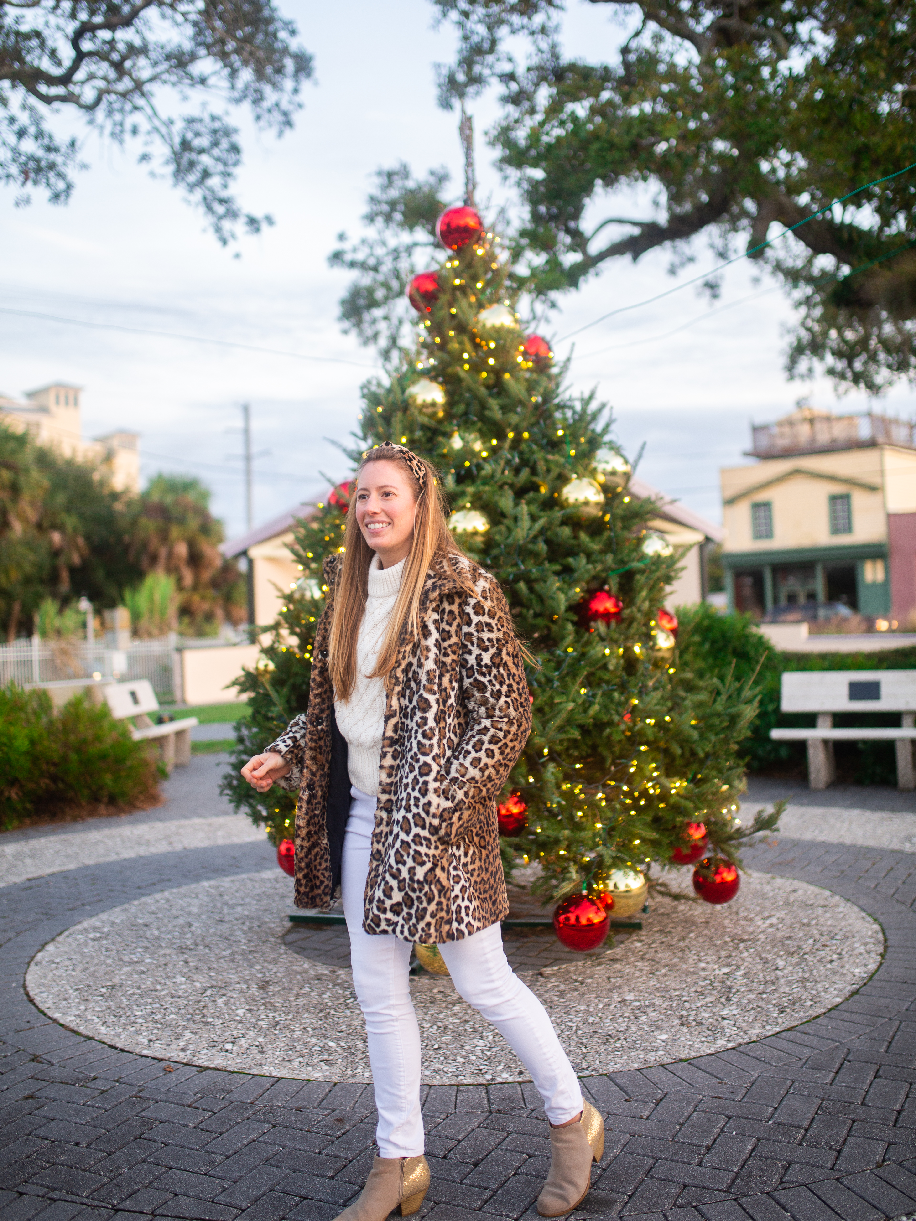LOFT Faux-Leopard Coat for Winter / How to Style a Leopard Coat / How to Style a Winter Coat / How to Wear a Winter Jacket / Winter Outfit Inspiration - Sunshine Style 