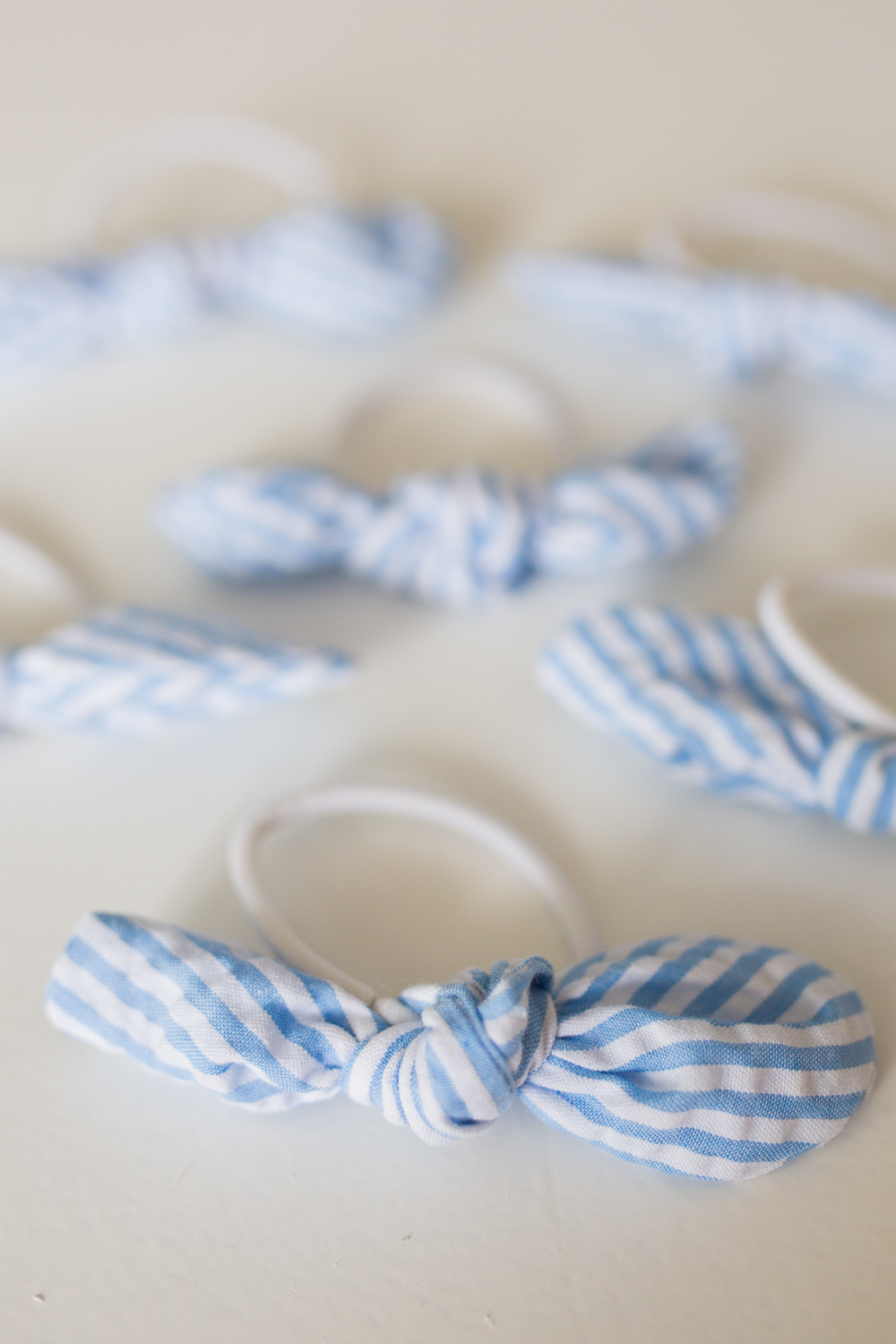 Sunshine Style Co. Elastic Bow Hair Ties / Hair Accessory / Preppy Outfit Inspiration / Blue Seersucker Fabric - Sunshine Style, A Florida based Fashion and Lifestyle Blog