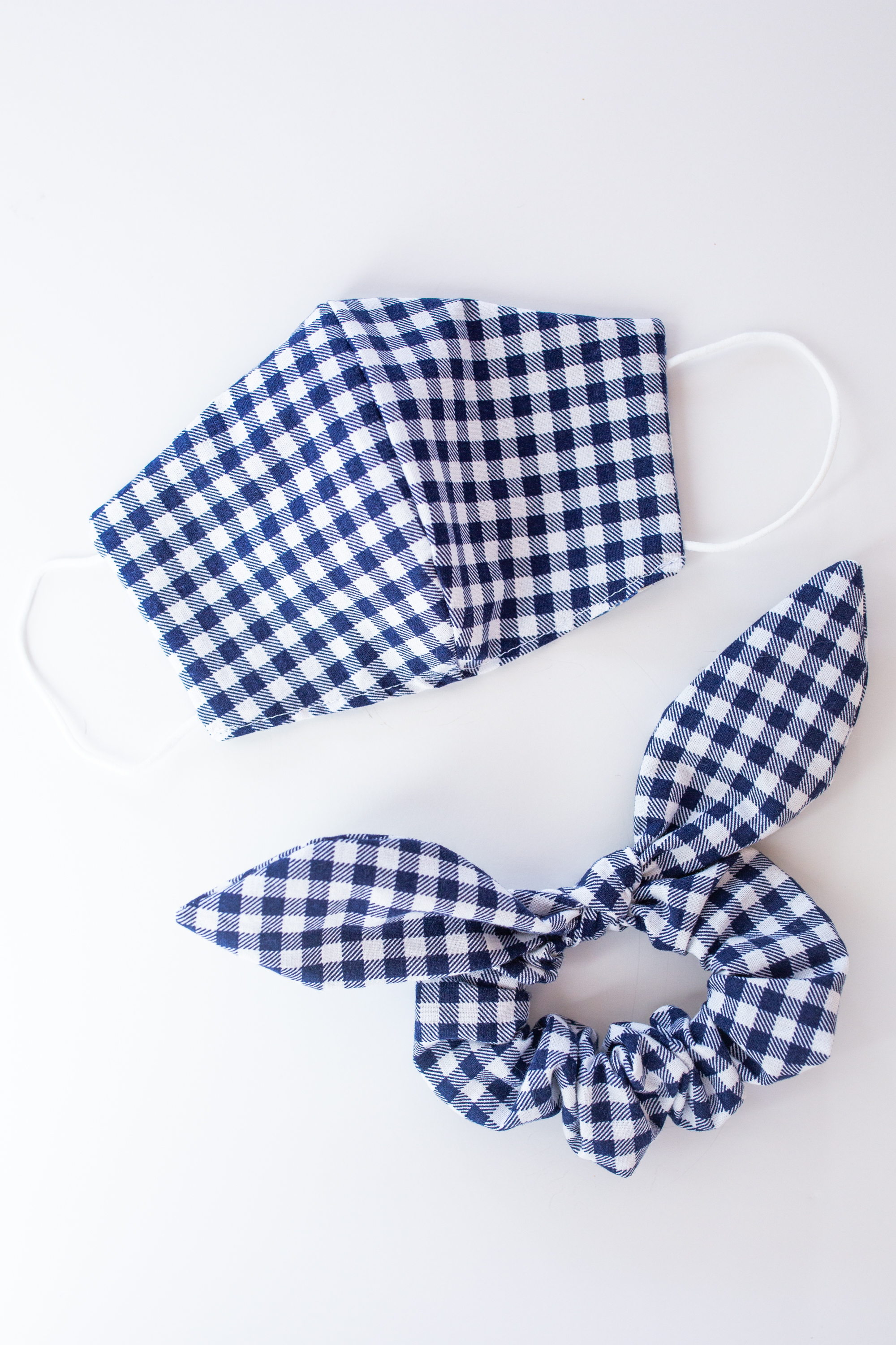 Matching Gingham Scrunchie and Face Mask Set / Face Mask for Fall / Preppy Style / Preppy Outfit / Gingham Print / Bow Scrunchie - Sunshine Style